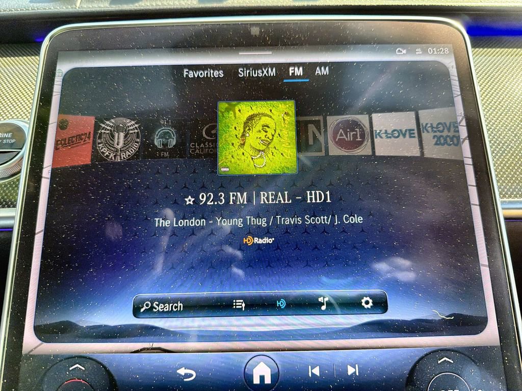 Used 2022 Mercedes-Benz S 580 4MATIC Sedan w/ AMG Line Package image 12