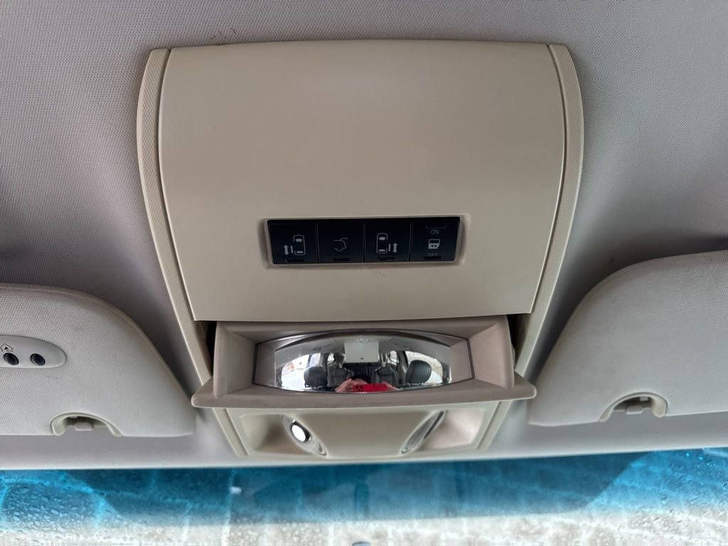 Used 2008 Chrysler Town & Country Touring image 21