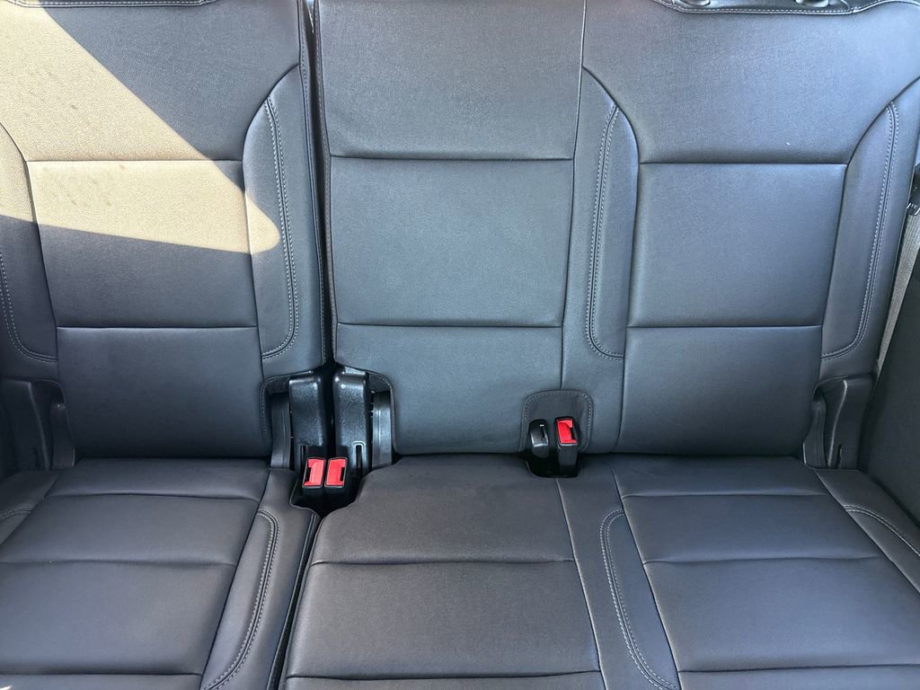 Used 2022 Chevrolet Tahoe Z71 w/ Luxury Package AWD/4WD image 16