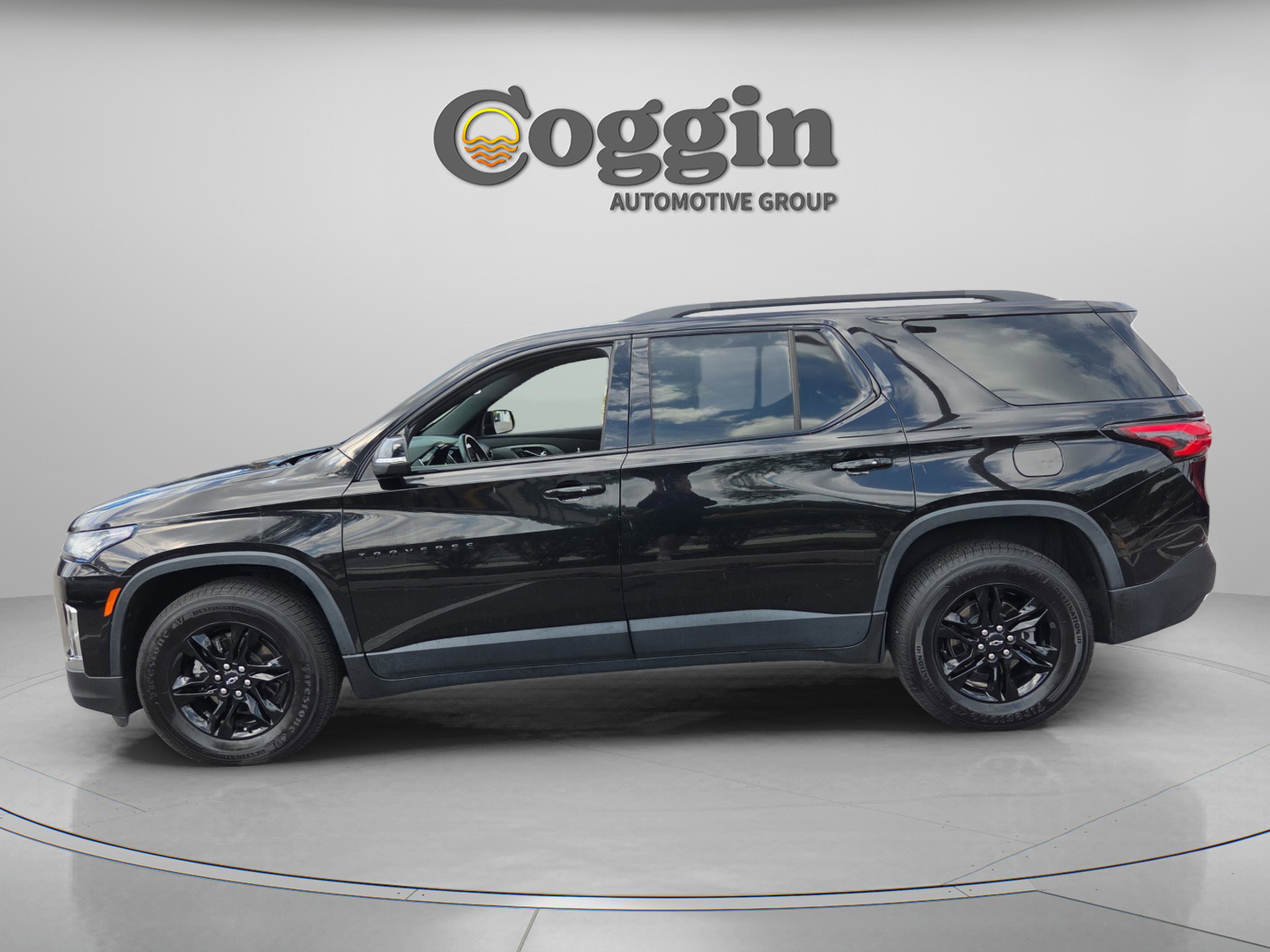 Certified 2023 Chevrolet Traverse LT FWD image 2