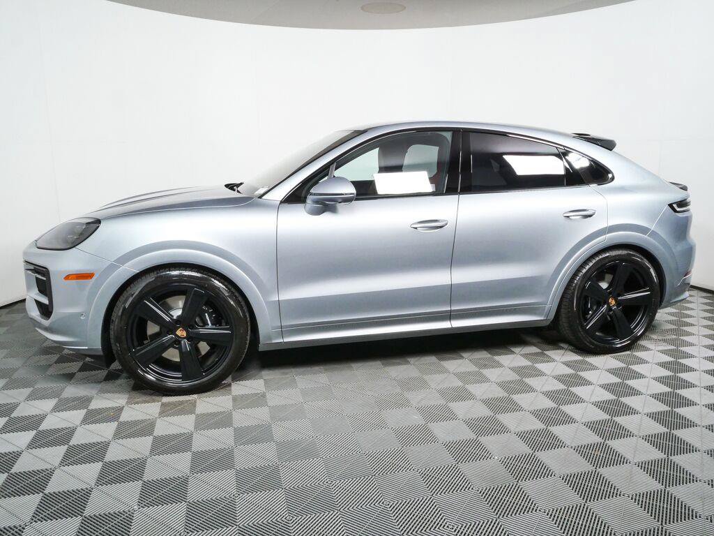 New 2026 Porsche Cayenne GTS AWD/4WD image 2