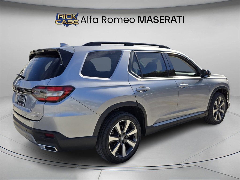 Used 2023 Honda Pilot Touring image 6