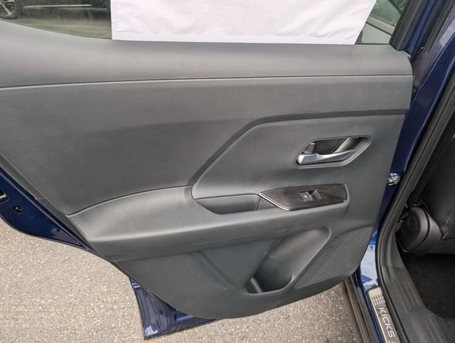 New 2026 Nissan Kicks SR w/ SR Premium Package AWD/4WD image 11