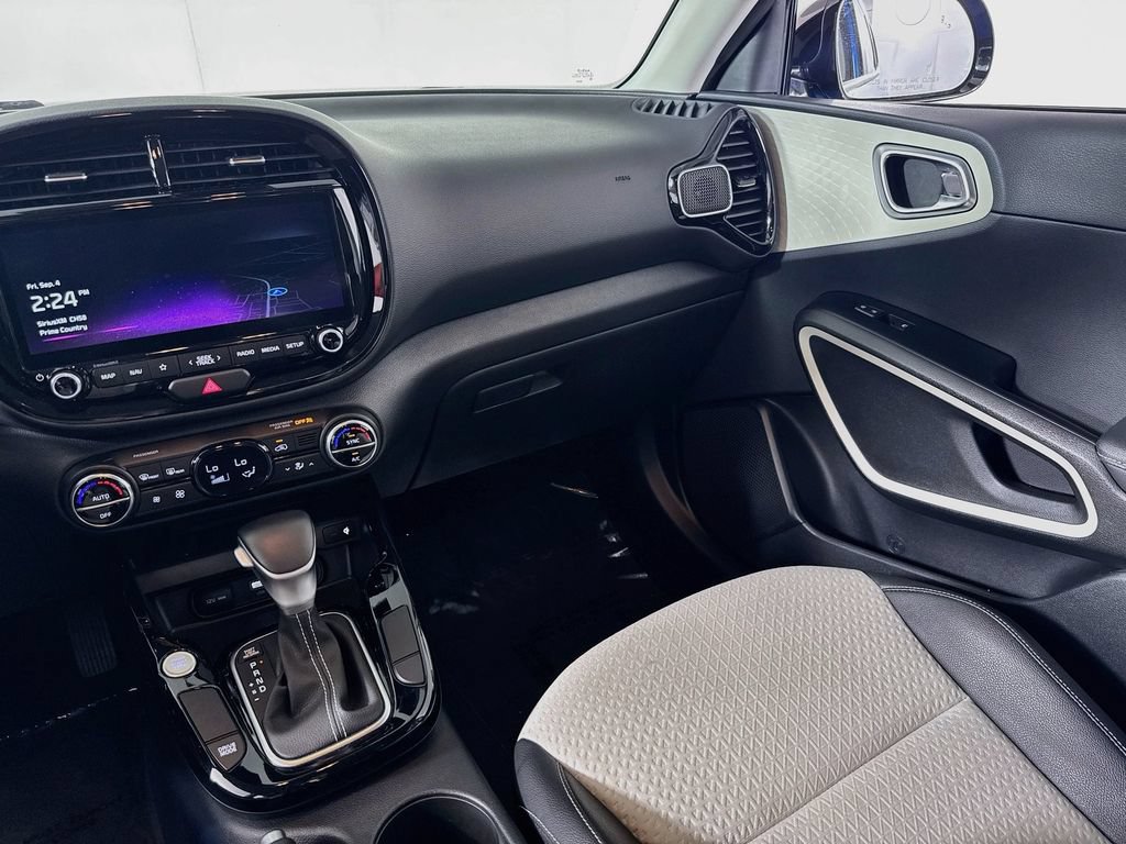Used 2023 Kia Soul GT-Line FWD image 22