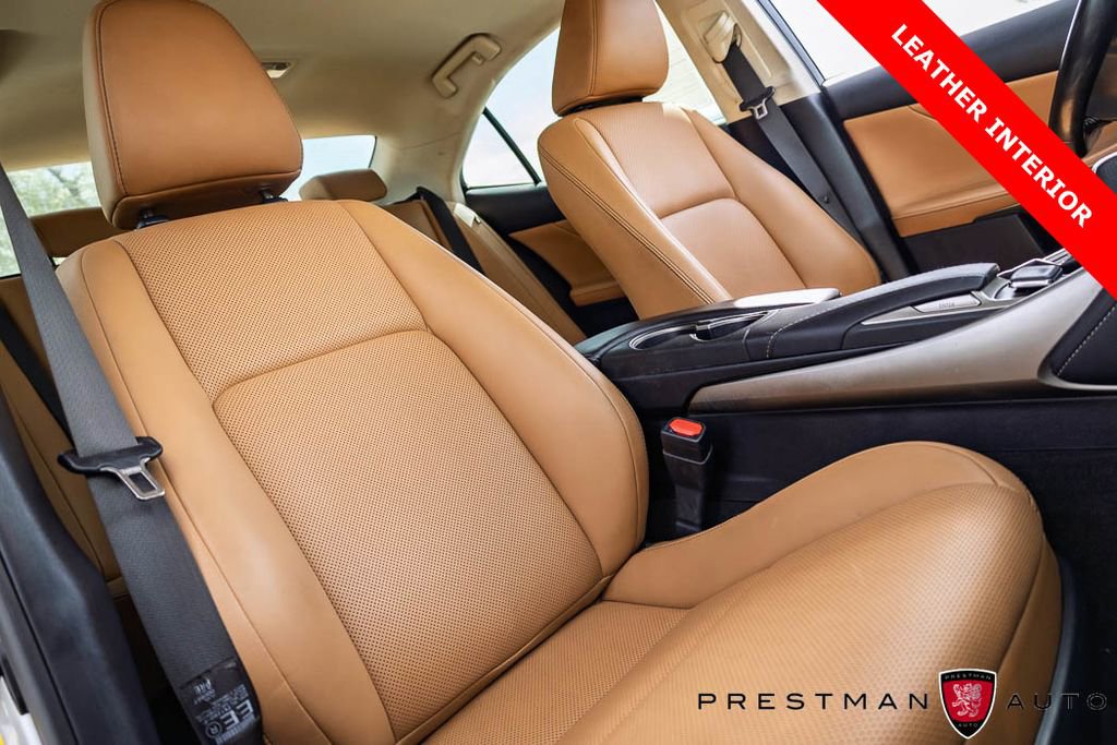 Used 2018 Lexus IS 300 AWD w/ Comfort Package image 4