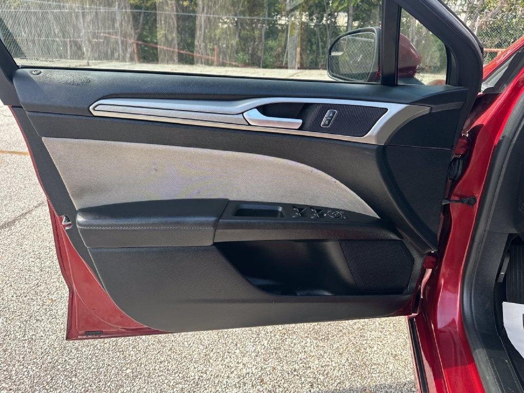 Used 2018 Ford Fusion S FWD image 18