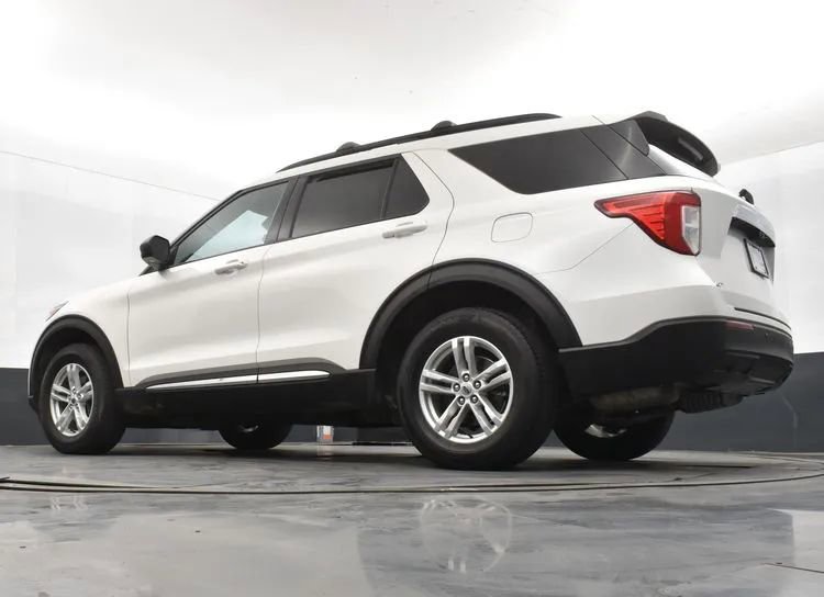 Used 2022 Ford Explorer XLT AWD/4WD image 12