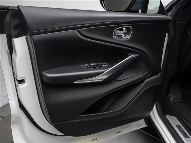 Used 2021 Aston Martin DBX Base image 26