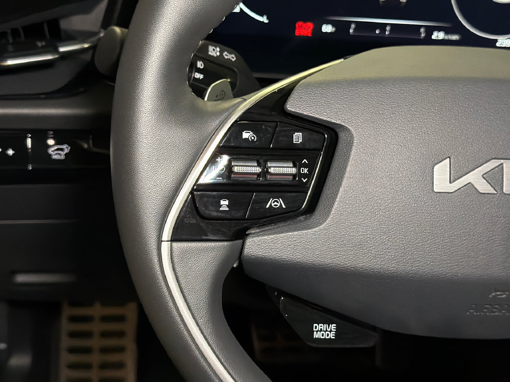 Certified 2023 Kia Niro Wave w/ Wave Preserve Package FWD image 27