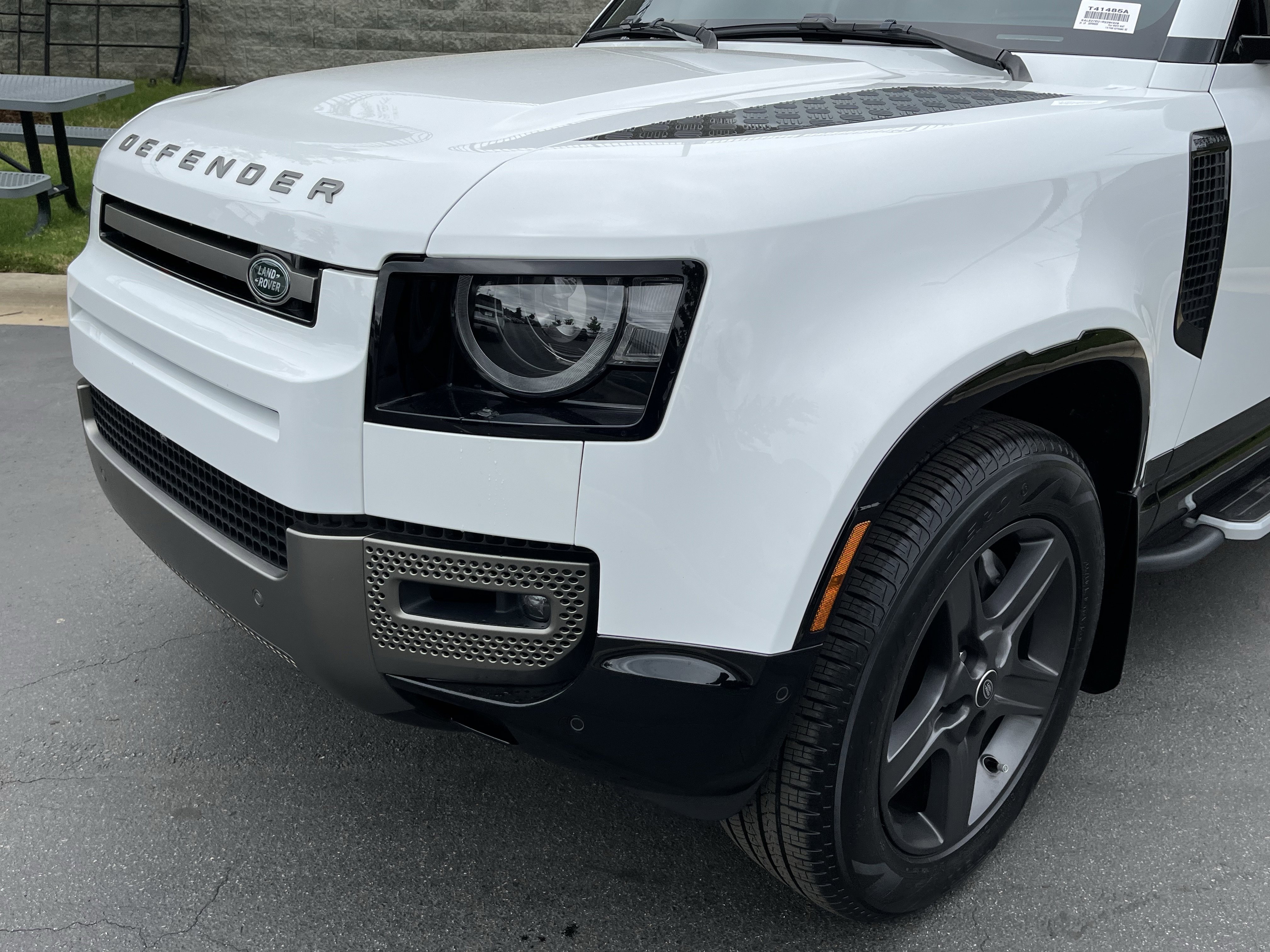 Certified 2024 Land Rover Defender 110 X-Dynamic SE AWD/4WD image 11