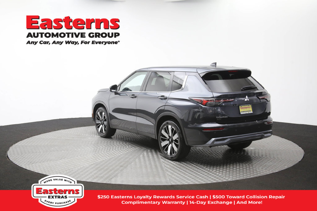 Used 2025 Mitsubishi Outlander SE FWD image 66