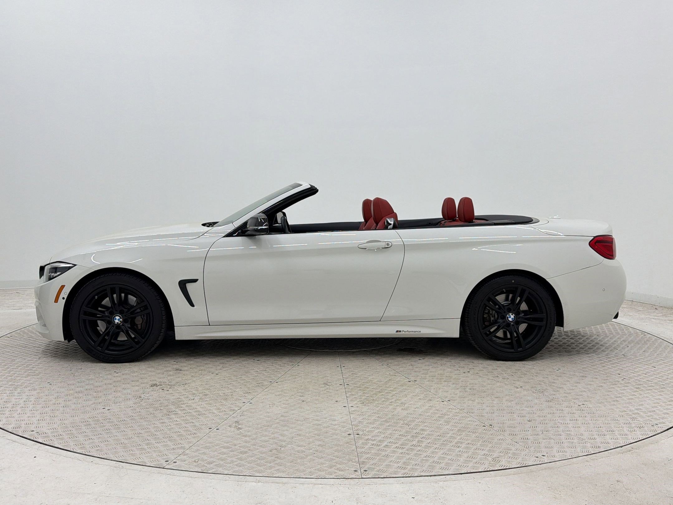 Used 2019 BMW 440i Convertible image 2