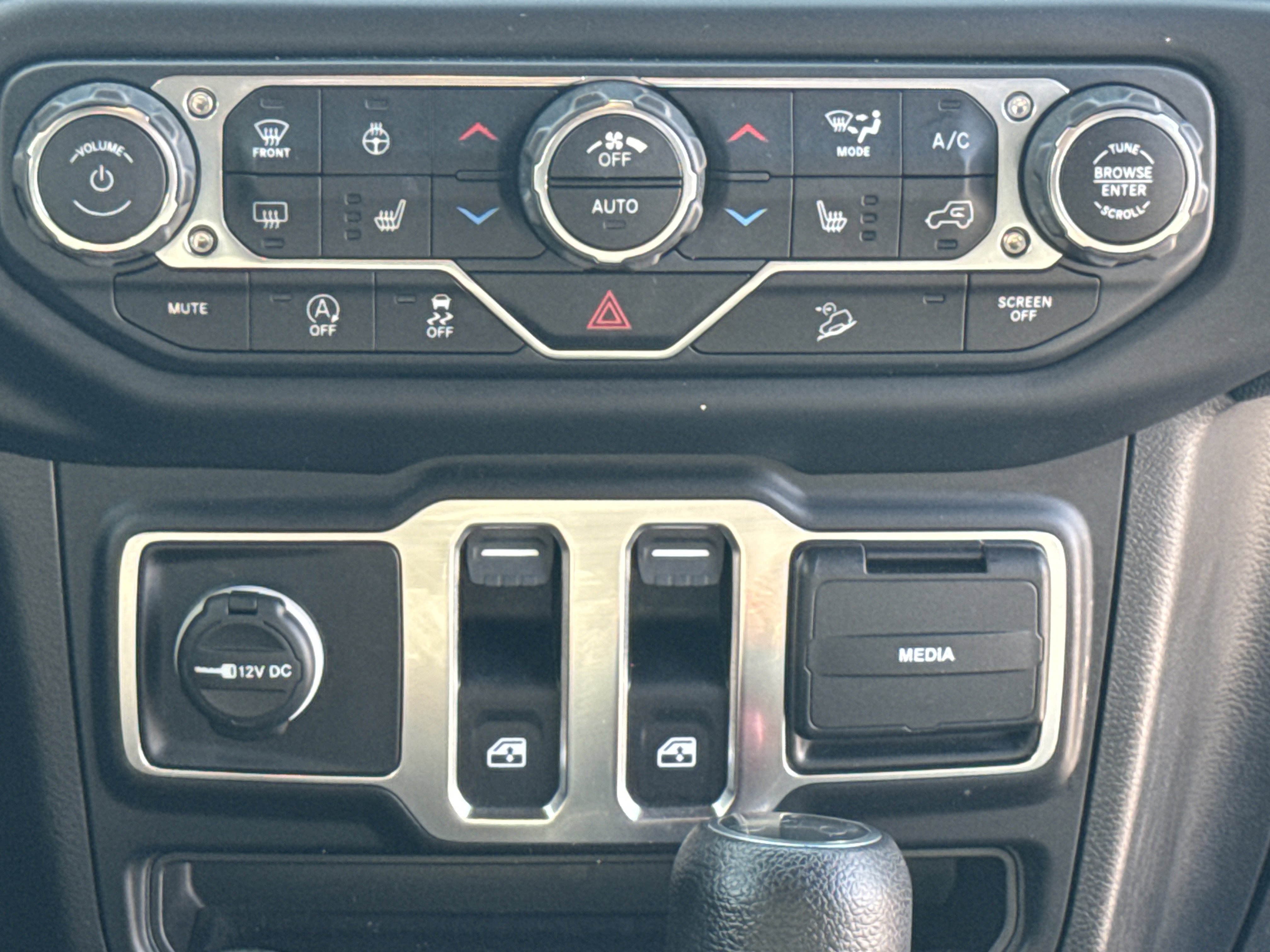 Used 2019 Jeep Wrangler Sport image 10