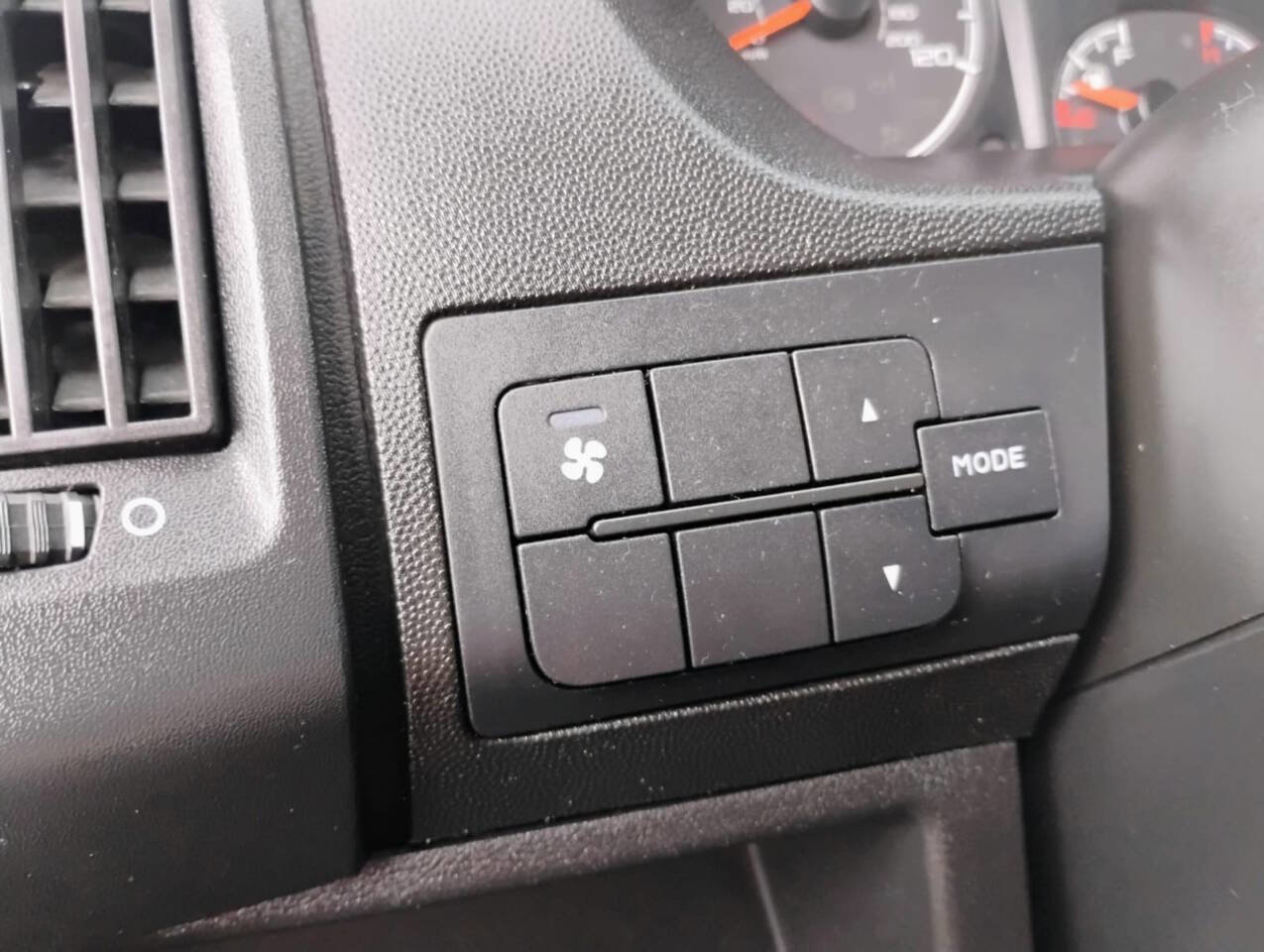 Used 2017 RAM ProMaster 1500 FWD image 15