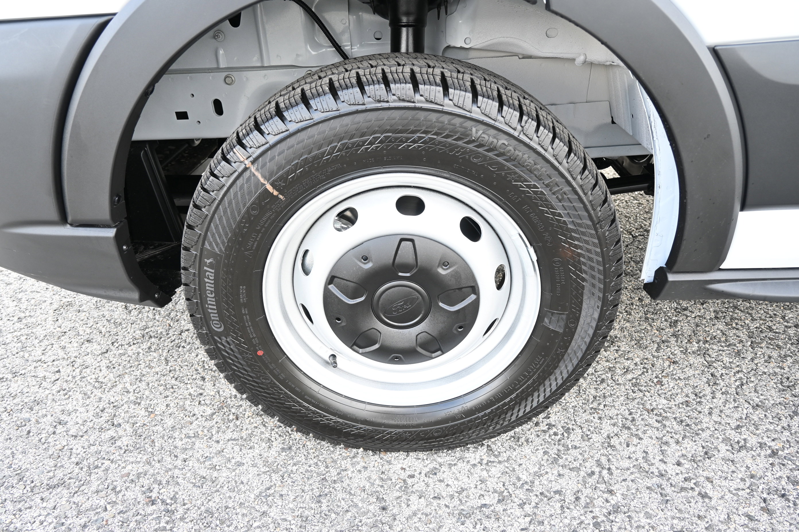 New 2026 Ford Transit 250 148 Medium Roof w/ Load Area Protection Package image 10