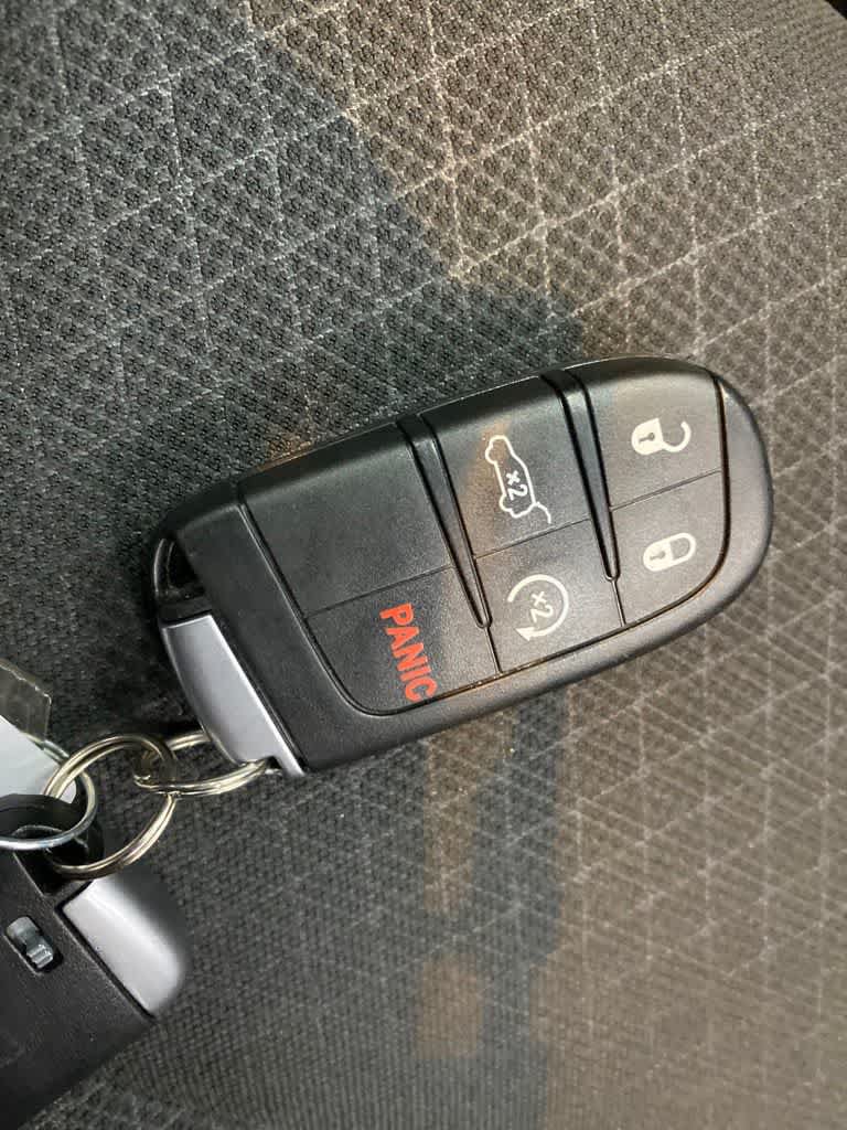 Used 2021 Jeep Grand Cherokee Laredo w/ Security & Convenience Group AWD/4WD image 30