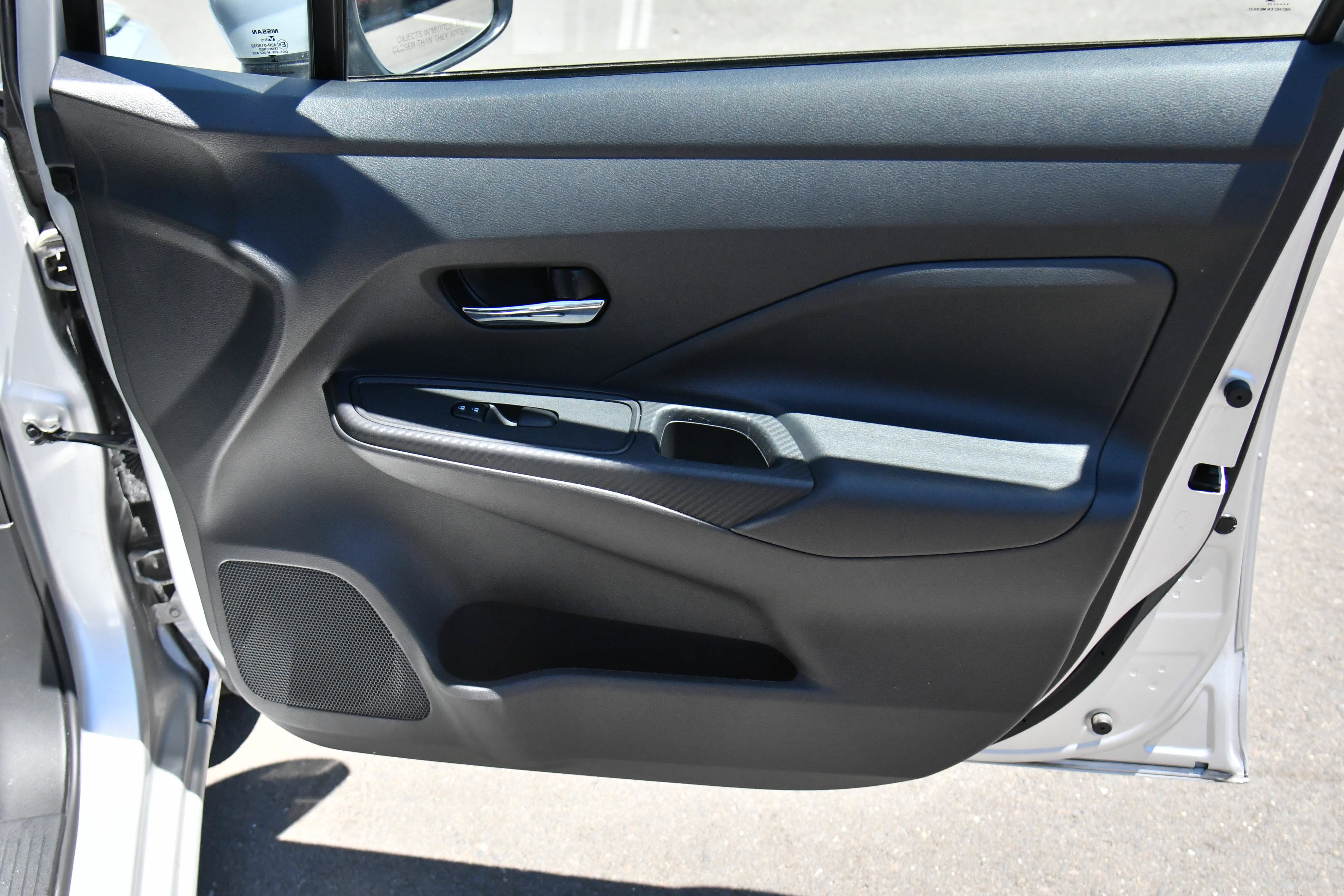 Used 2025 Nissan Versa SV FWD image 37