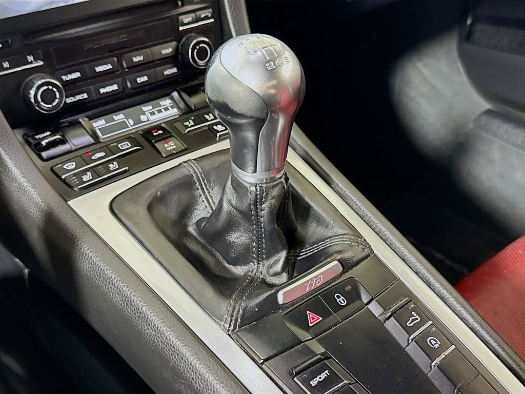 Used 2018 Porsche 718 Cayman RWD image 15