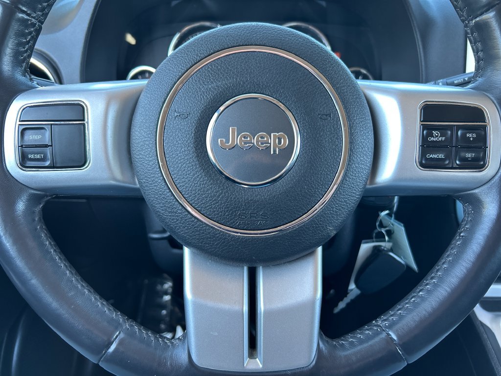 Used 2017 Jeep Compass Latitude AWD/4WD image 9