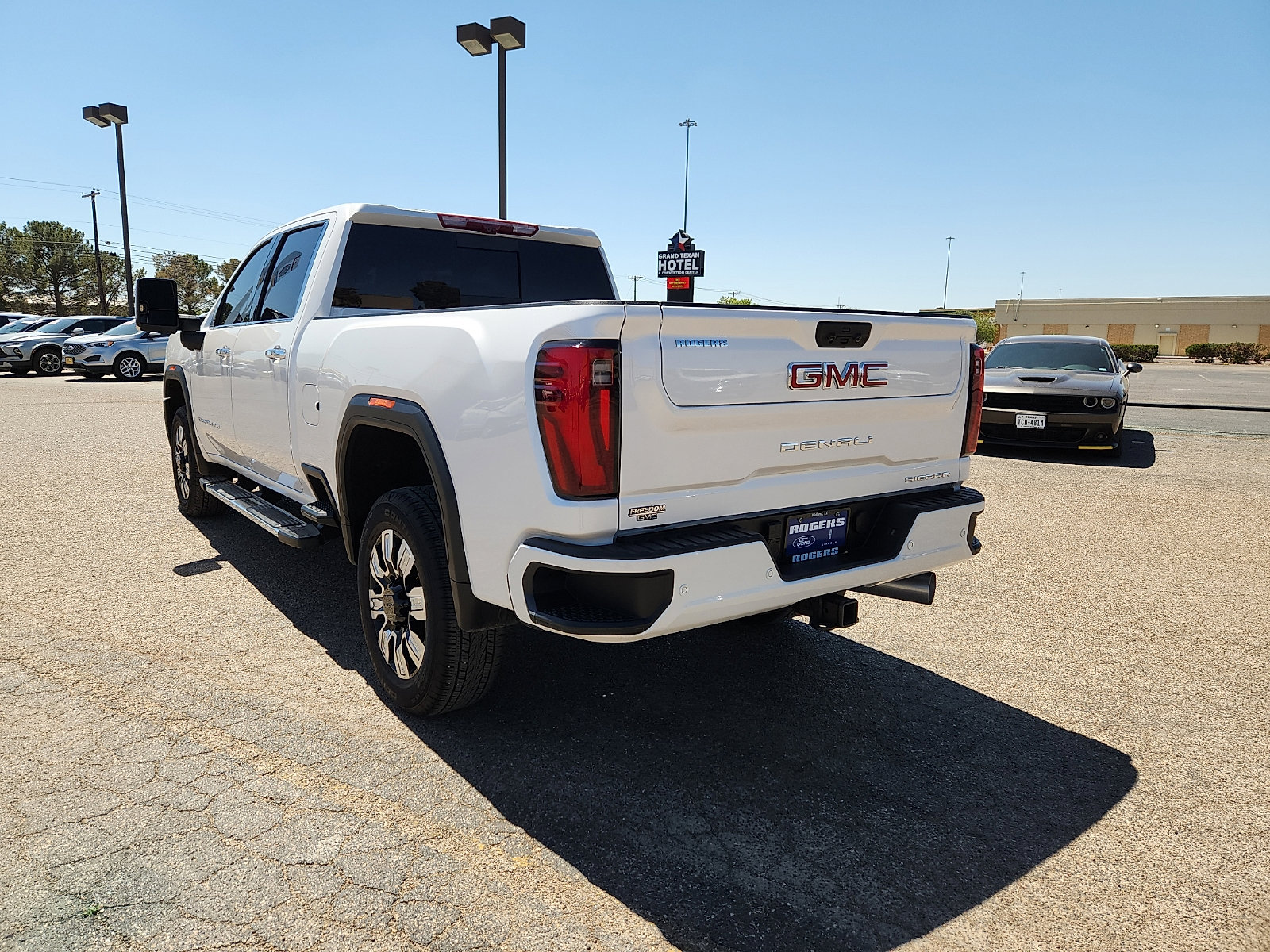 Used 2025 GMC Sierra 3500 Denali w/ Denali Reserve Package image 5