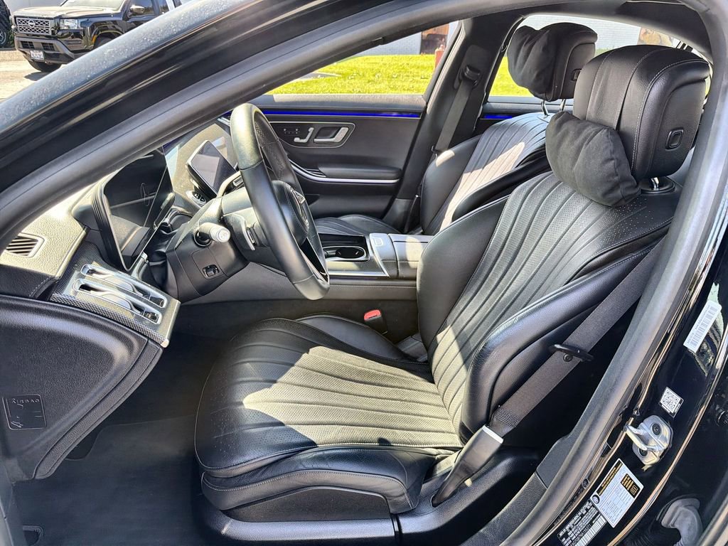 Used 2022 Mercedes-Benz S 580 4MATIC Sedan w/ AMG Line Package image 13