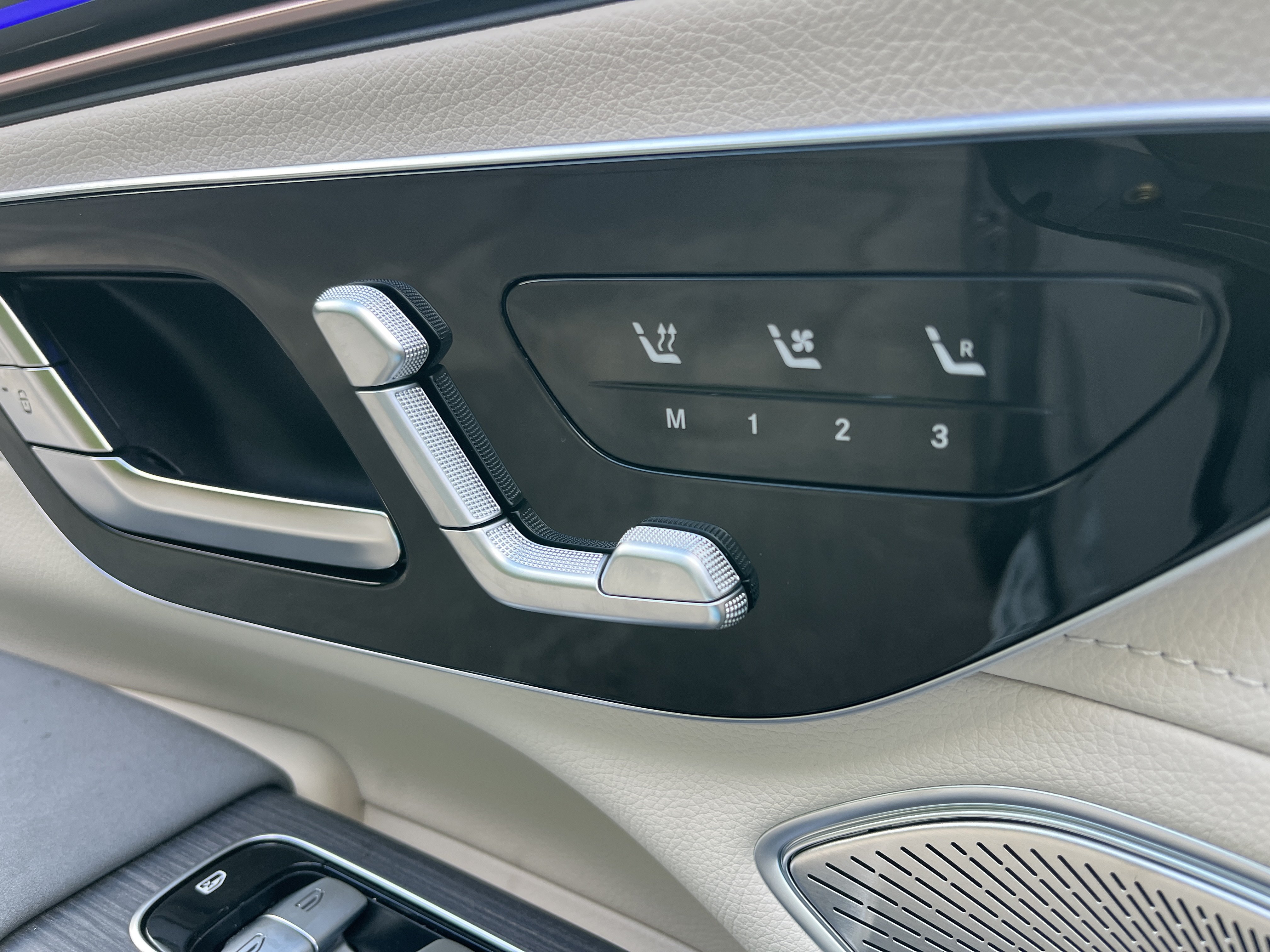 New 2027 Mercedes-Benz EQS 400 4MATIC SUV image 20