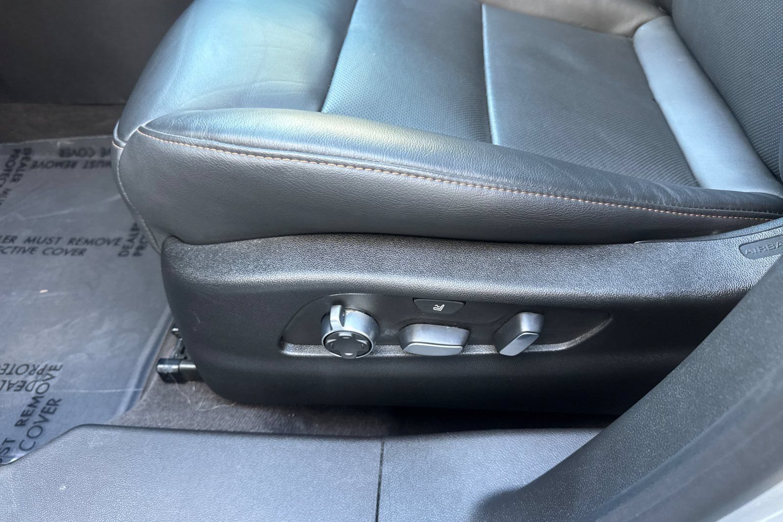 Used 2022 Cadillac XT4 Sport AWD/4WD image 13