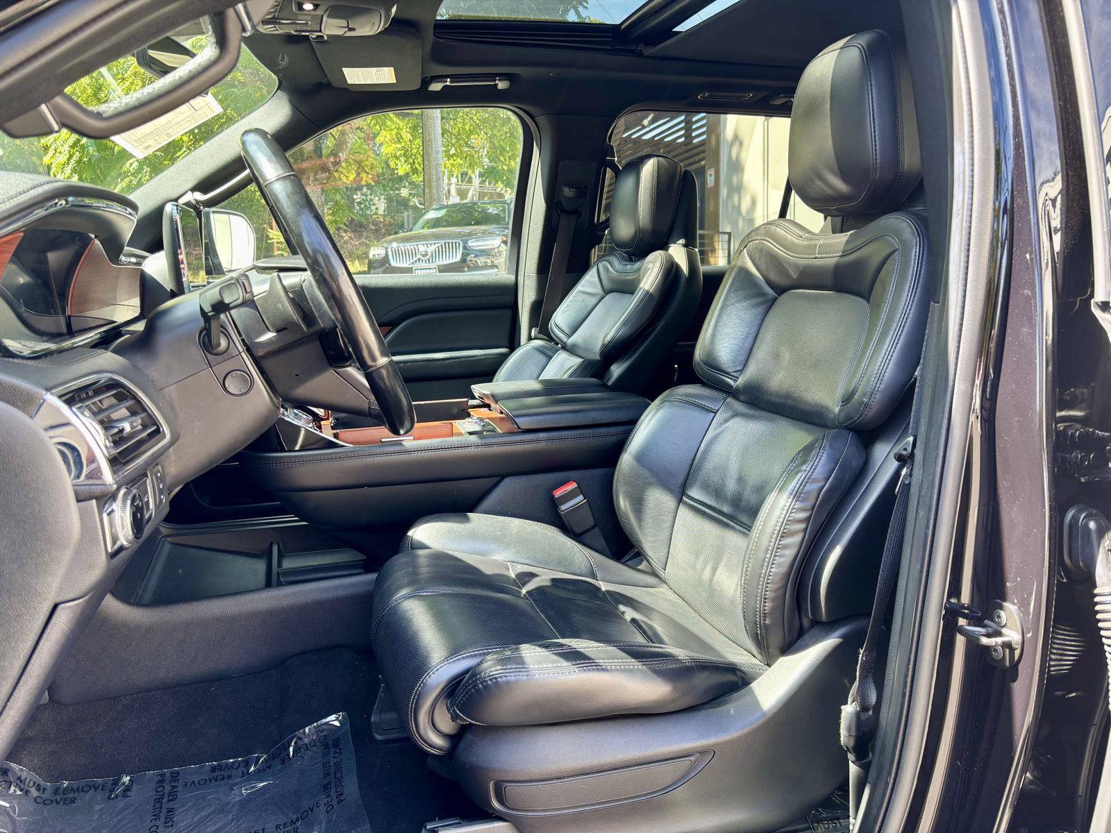 Used 2021 Lincoln Navigator Reserve AWD/4WD image 17