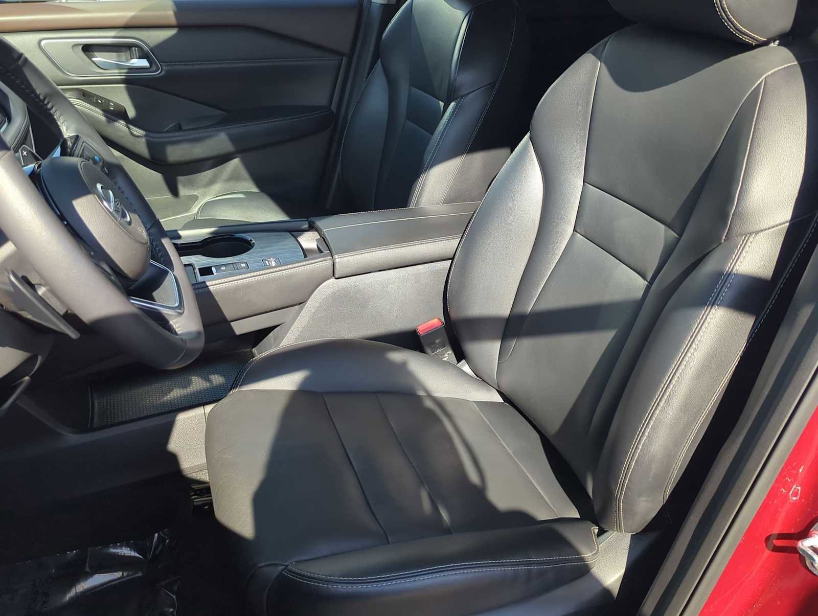 Used 2021 Nissan Rogue SL w/ Premium Package image 17