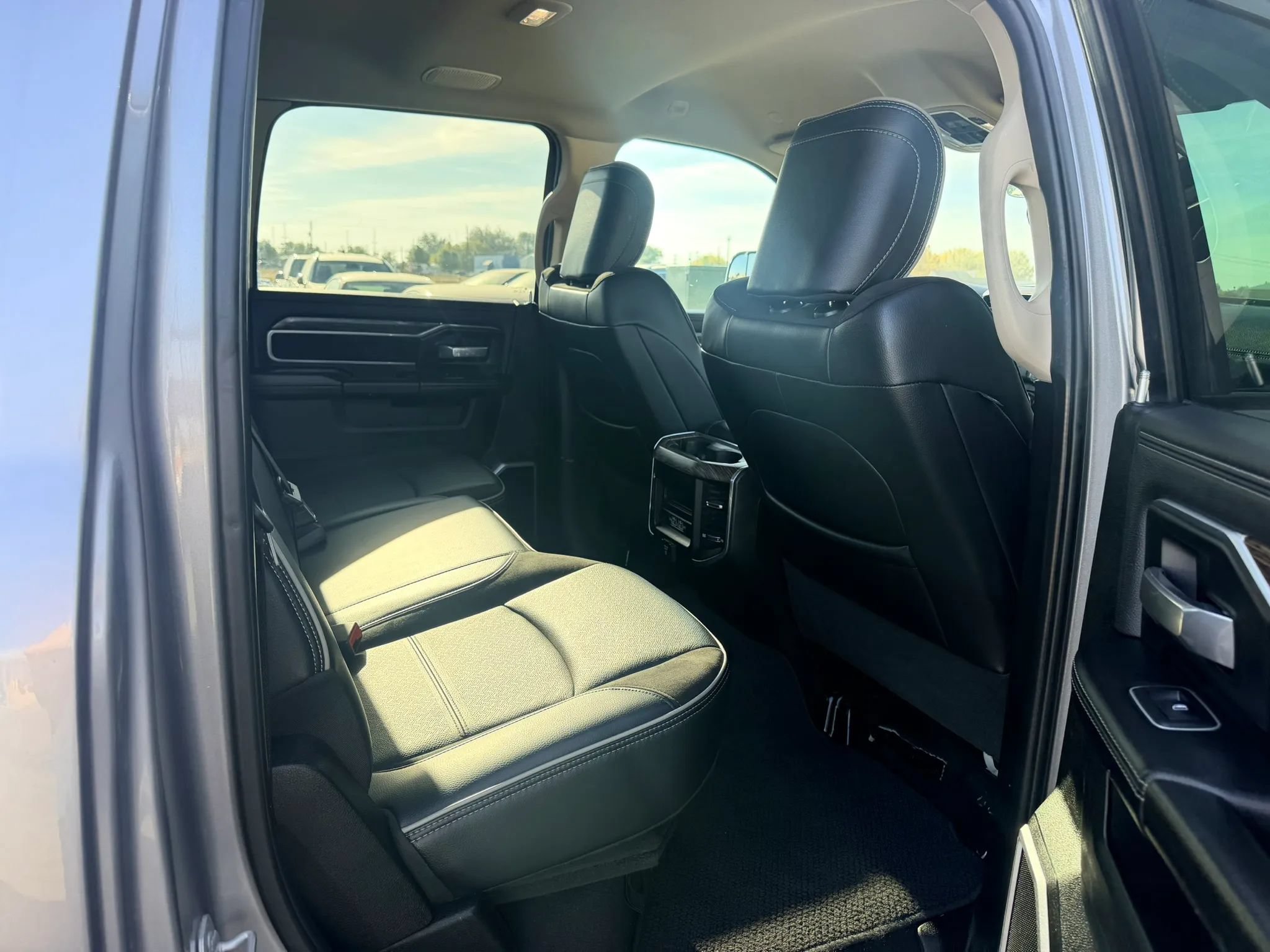 Used 2021 RAM 2500 Laramie w/ Body Color Bumper Group AWD/4WD image 18