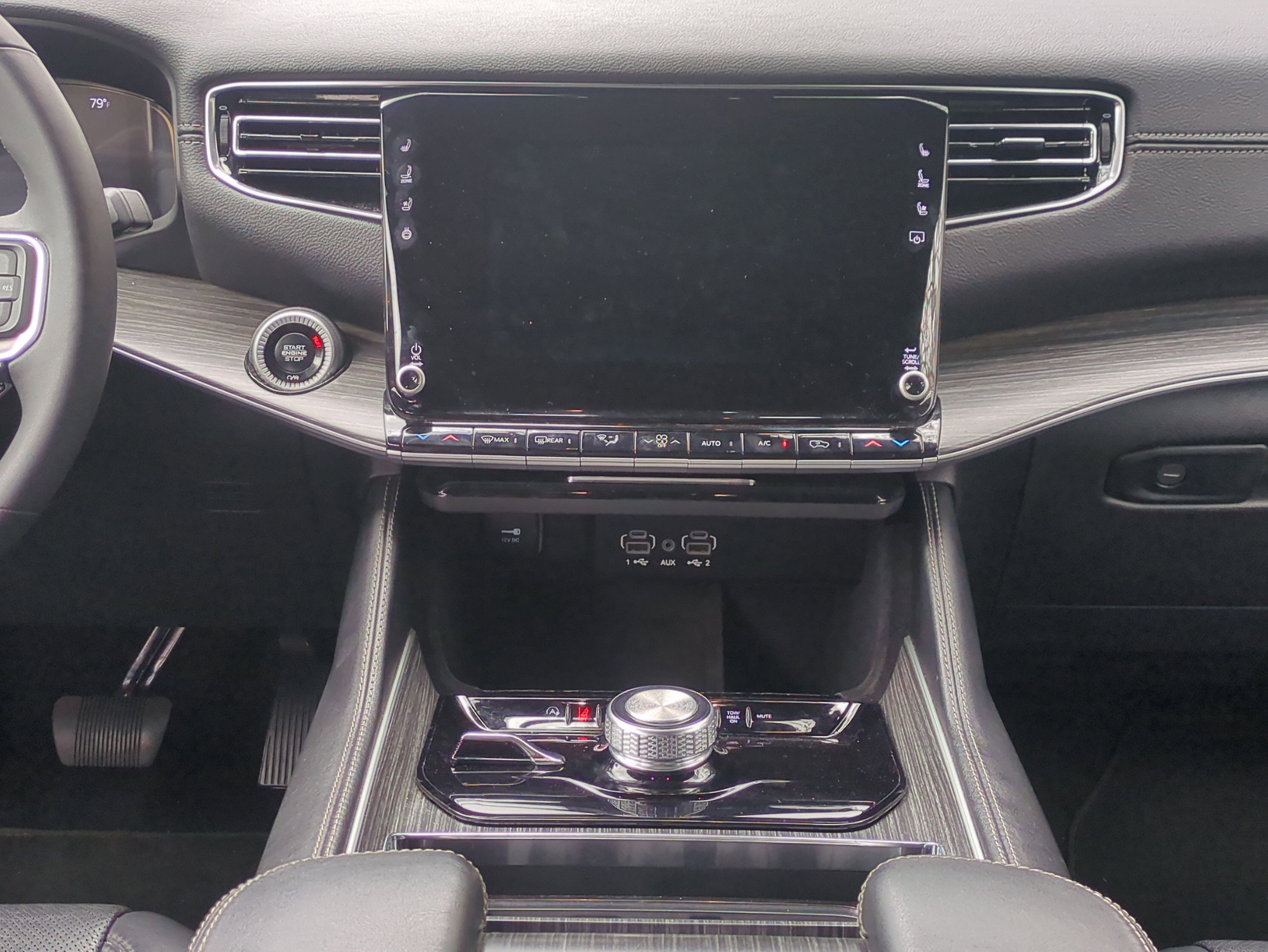 Certified 2024 Jeep Wagoneer L Series II w/ Flexible Seating Group image 19