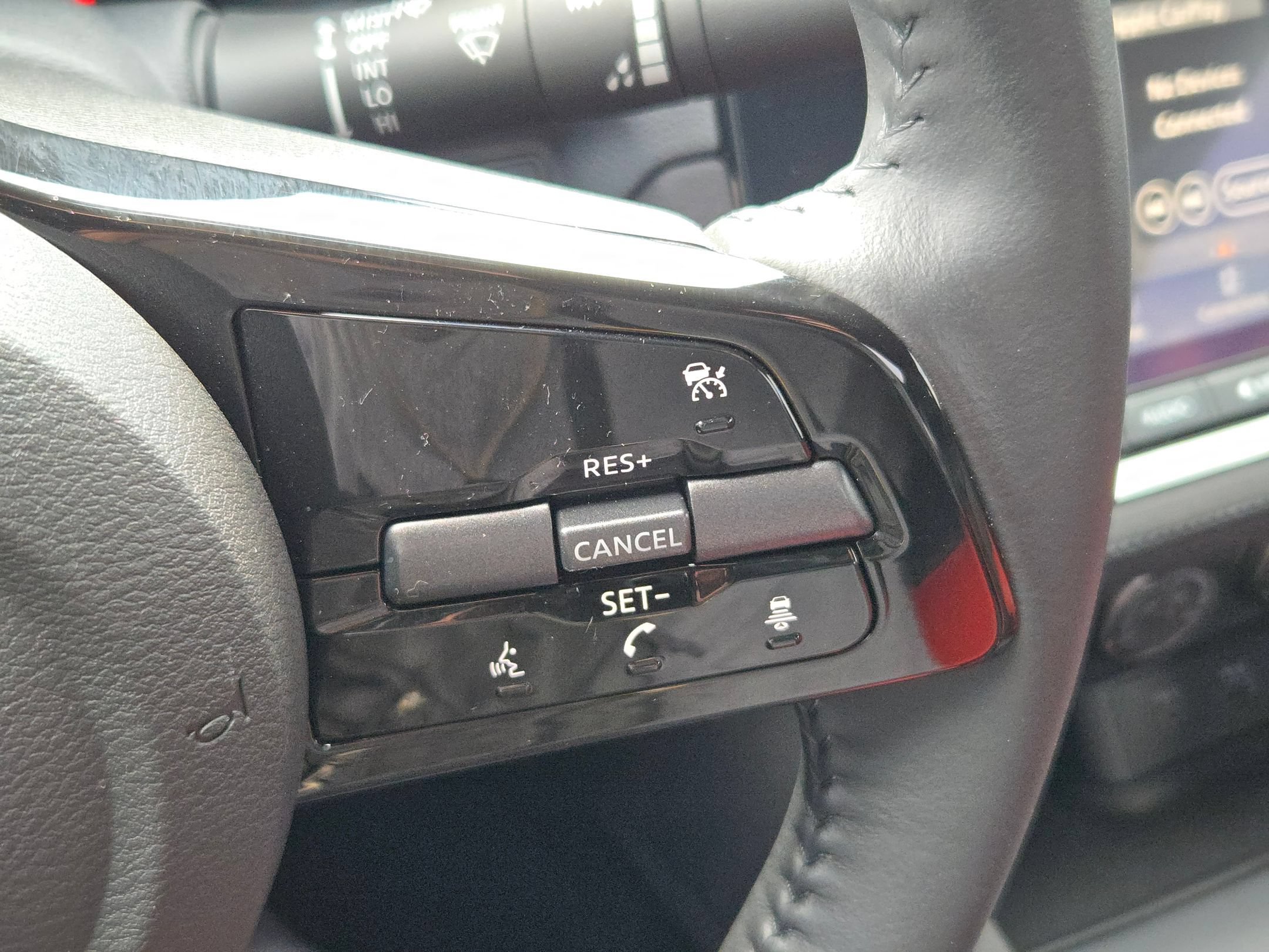 Used 2025 Nissan Z Sport w/ Floor Mat Package RWD image 28