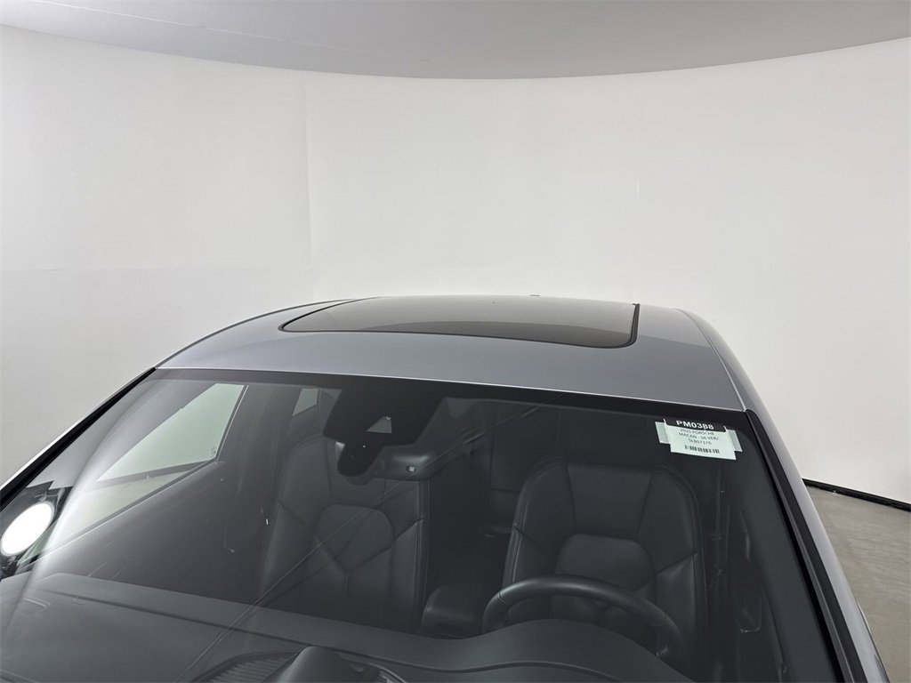 Used 2025 Porsche Macan image 17