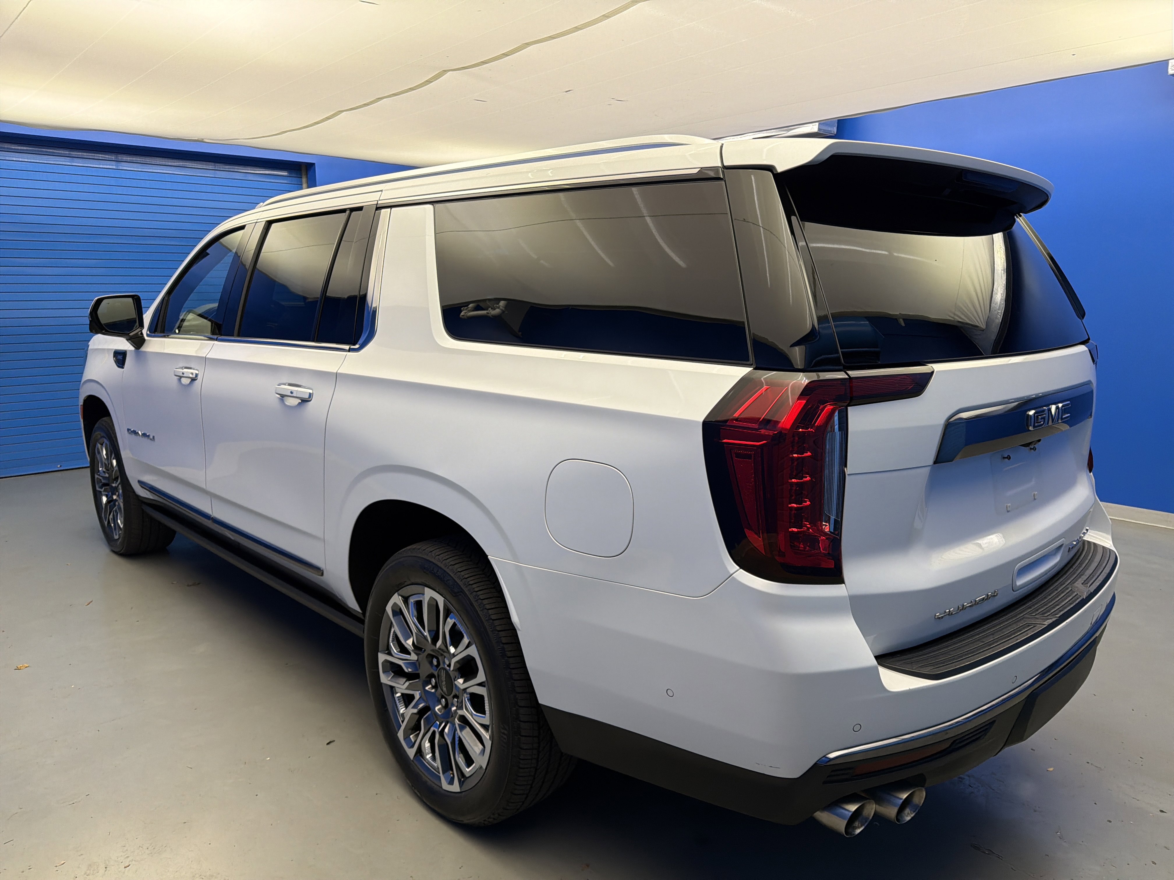 Used 2023 GMC Yukon XL Denali Ultimate image 5