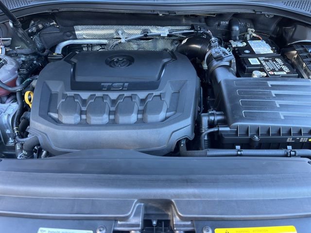 Used 2022 Volkswagen Tiguan SE w/ Panoramic Sunroof Package image 36