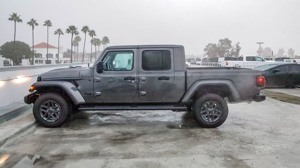 New 2026 Jeep Gladiator Sport image 14