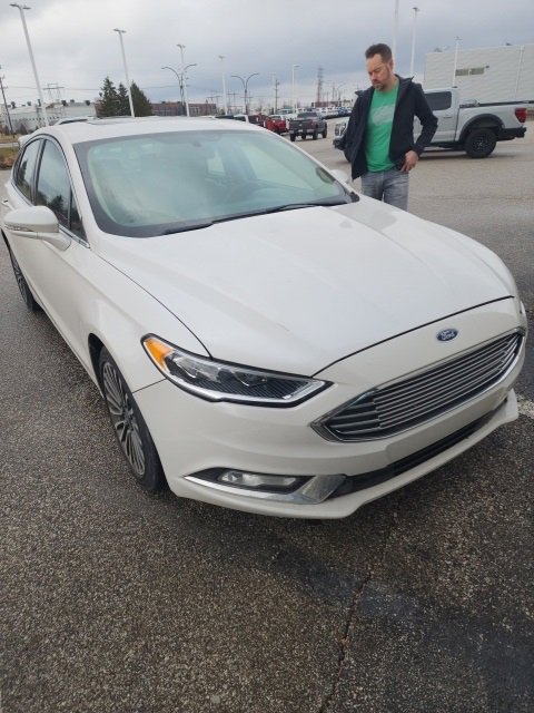 Used 2017 Ford Fusion SE w/ Equipment Group 202A image 1
