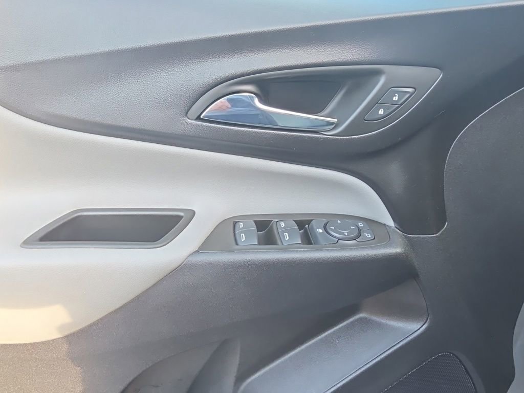 Used 2023 Chevrolet Equinox LS image 13