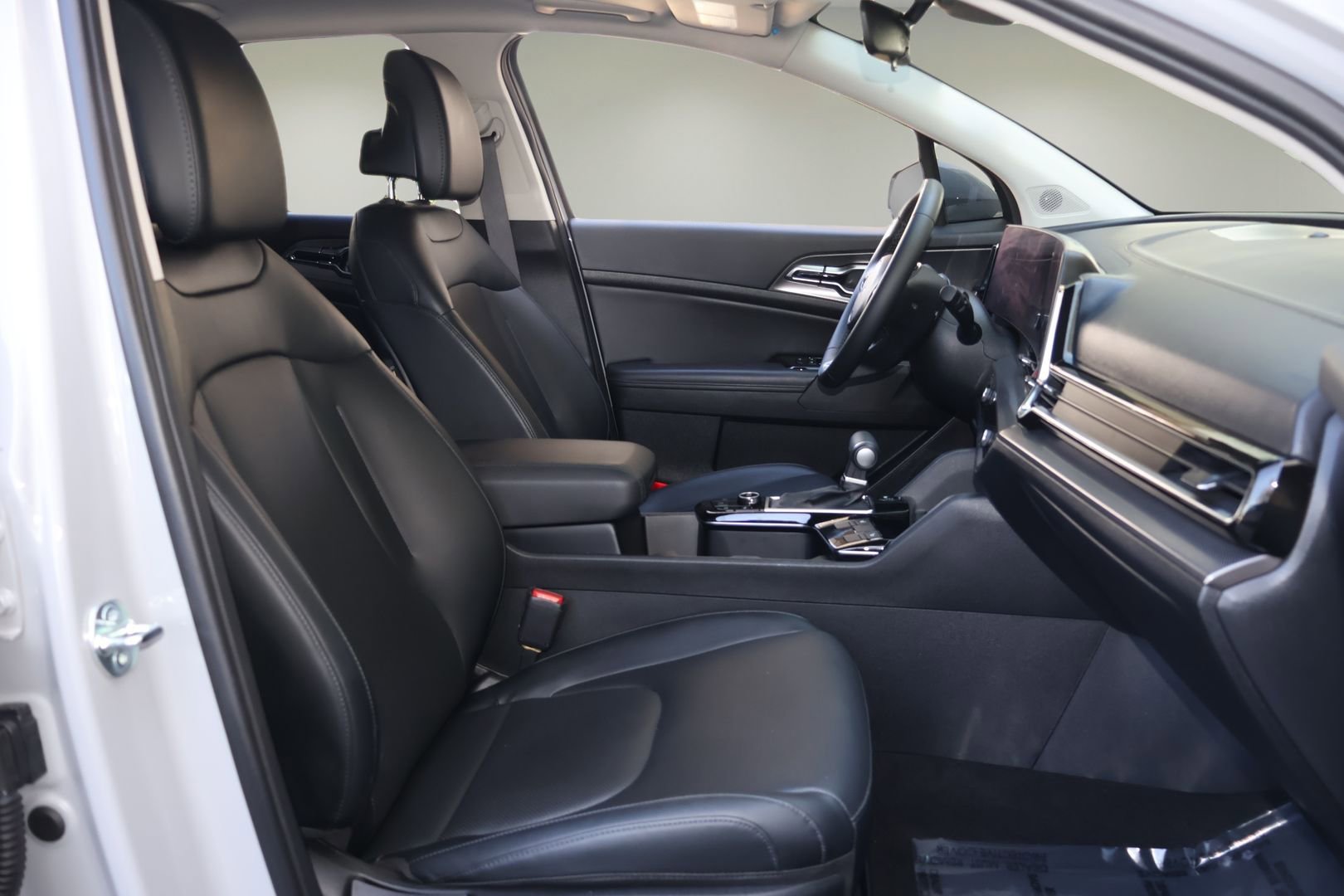 Used 2024 Kia Sportage SX image 15