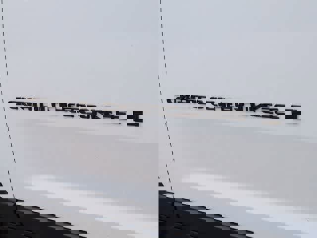 Used 2023 Jeep Grand Cherokee Limited w/ Black Appearance Package image 13