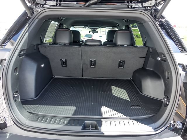 New 2026 Chevrolet Equinox RS w/ LPO, Floor Liner Package FWD image 8
