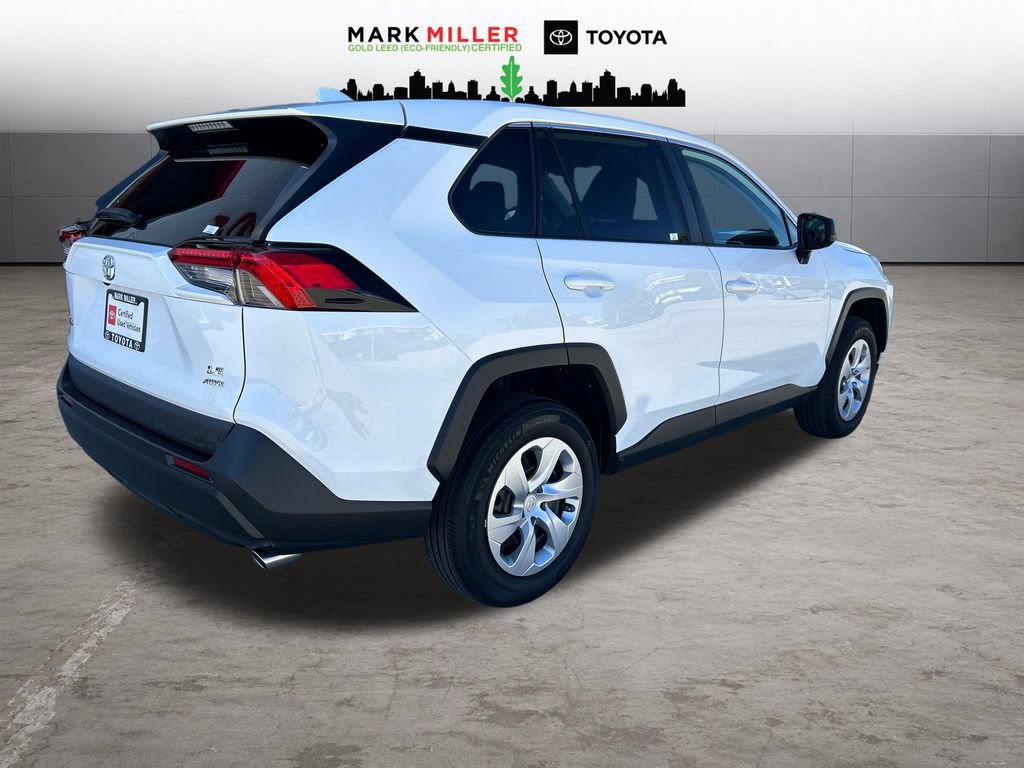 Certified 2022 Toyota RAV4 LE AWD/4WD image 6