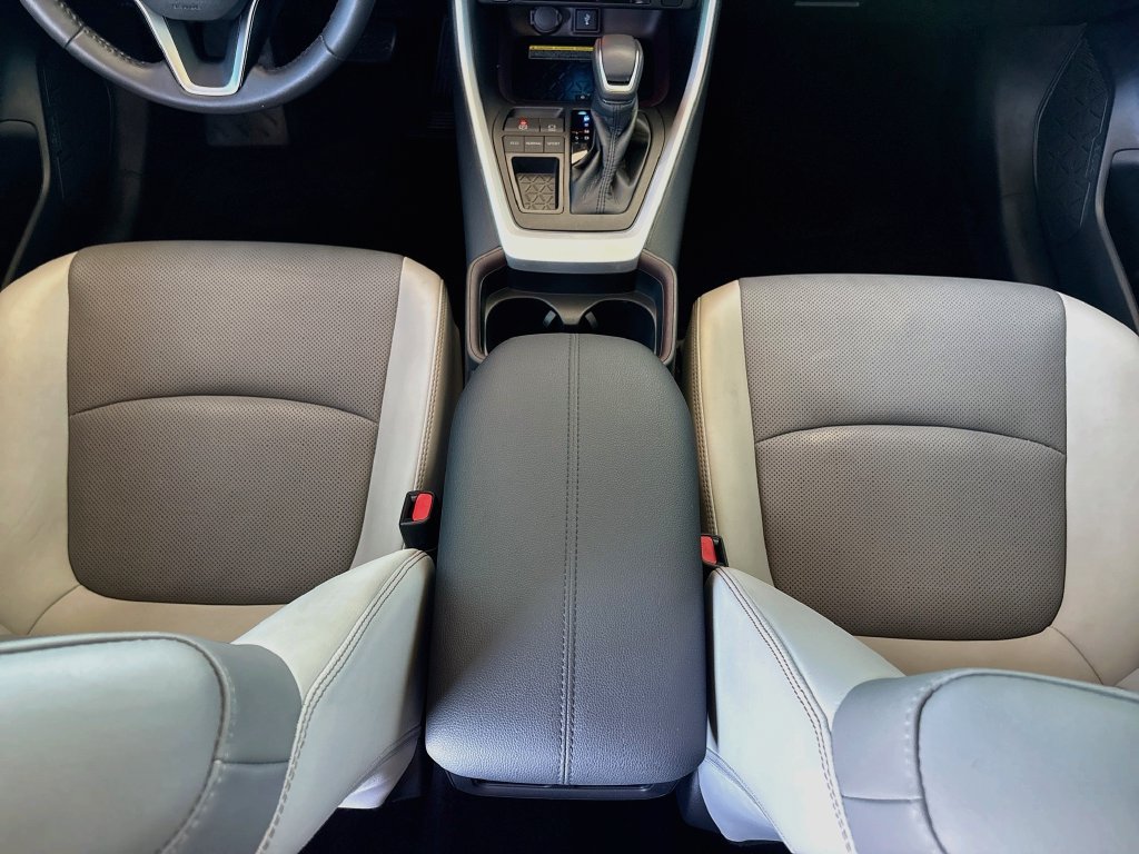 Certified 2021 Toyota RAV4 Limited FWD image 16