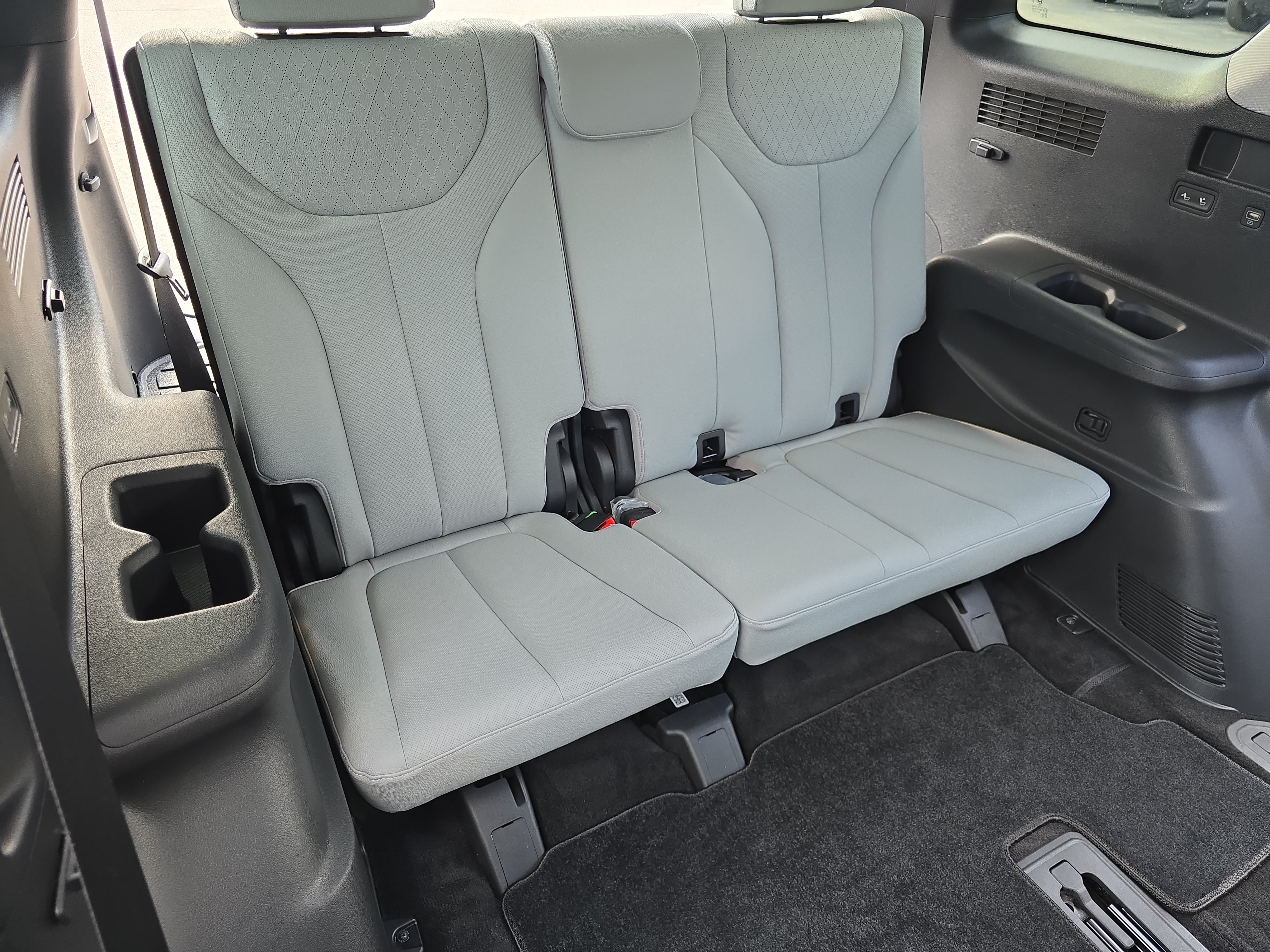Used 2021 Hyundai Palisade SEL w/ Premium Package AWD/4WD image 12