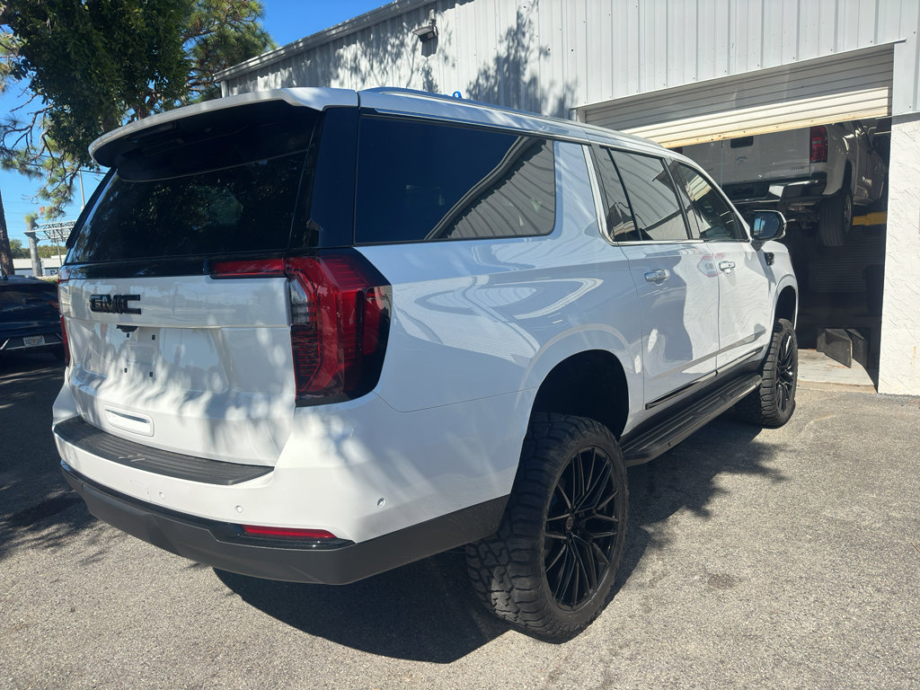 Used 2026 GMC Yukon XL Elevation image 5