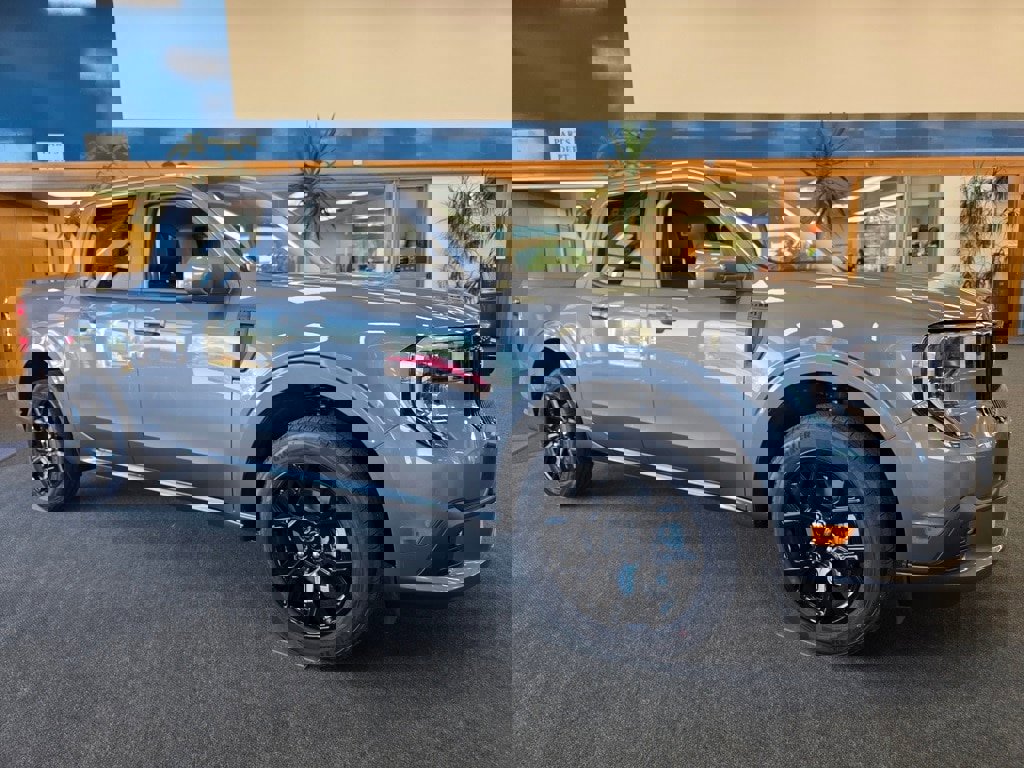 New 2025 Ford Maverick Lobo