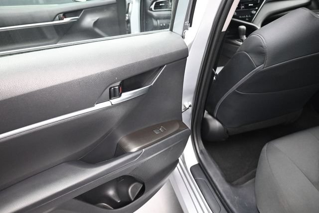 Used 2022 Toyota Camry LE FWD image 17