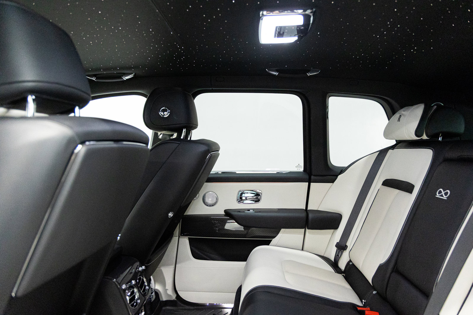 Certified 2023 Rolls-Royce Cullinan Black Badge w/ Driver's Package AWD/4WD image 49