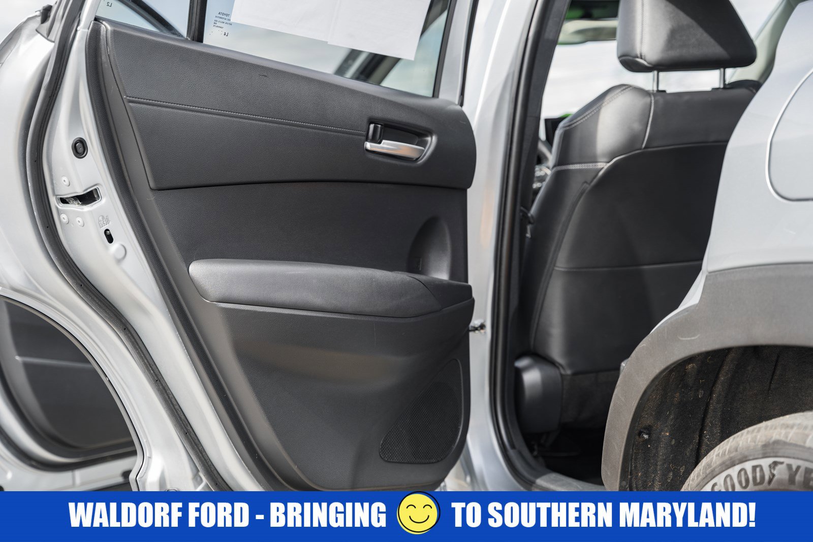 Used 2023 Toyota Corolla Cross XLE w/ Convenience Package image 38