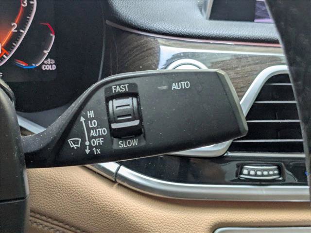 Used 2022 BMW 740i w/ Premium Package RWD image 7